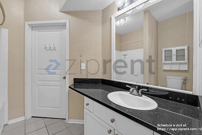 Building Photo - 5125 Palm Springs Blvd