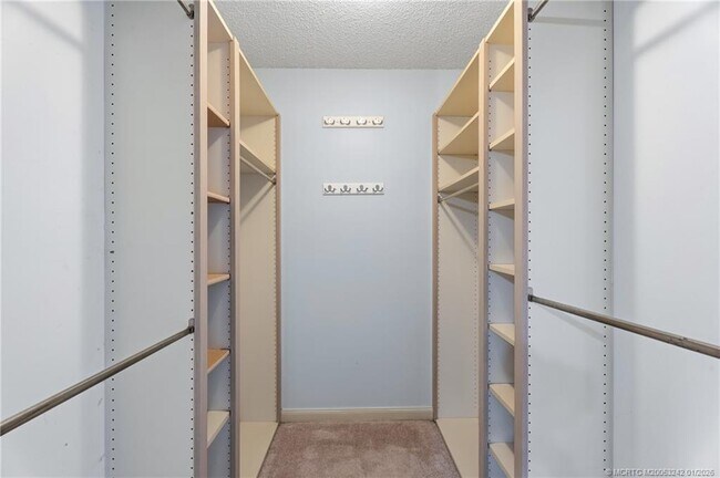 Building Photo - 3253 SW Sunset Trace Cir