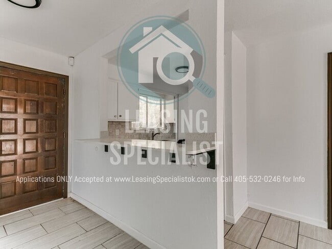 Building Photo - 2 Bed 2 Bath Garden Home in SW OKC's The R...
