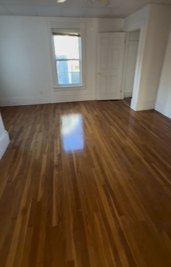 Building Photo - 715 Union St