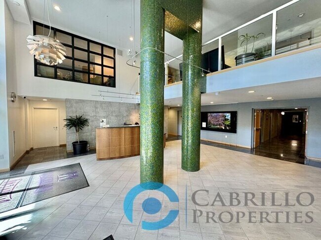 Building Photo - 850 Beech St