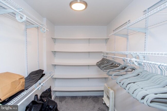 Building Photo - 33 Dogwood Ln