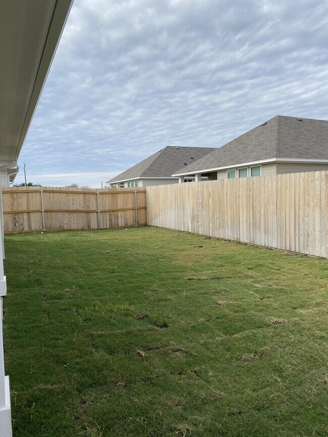 Building Photo - 808 Killam Dr