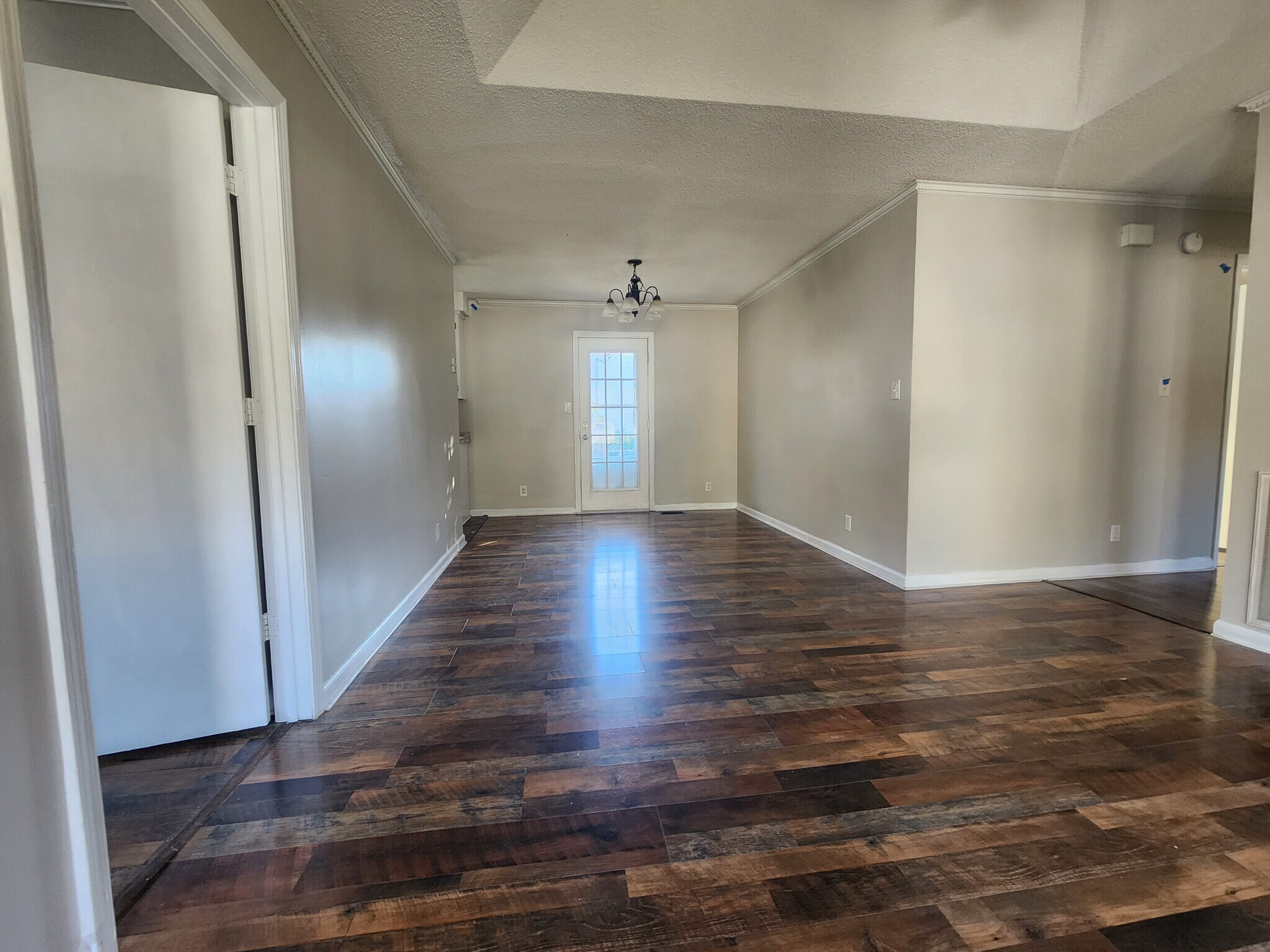 Building Photo - 738 Spees Dr