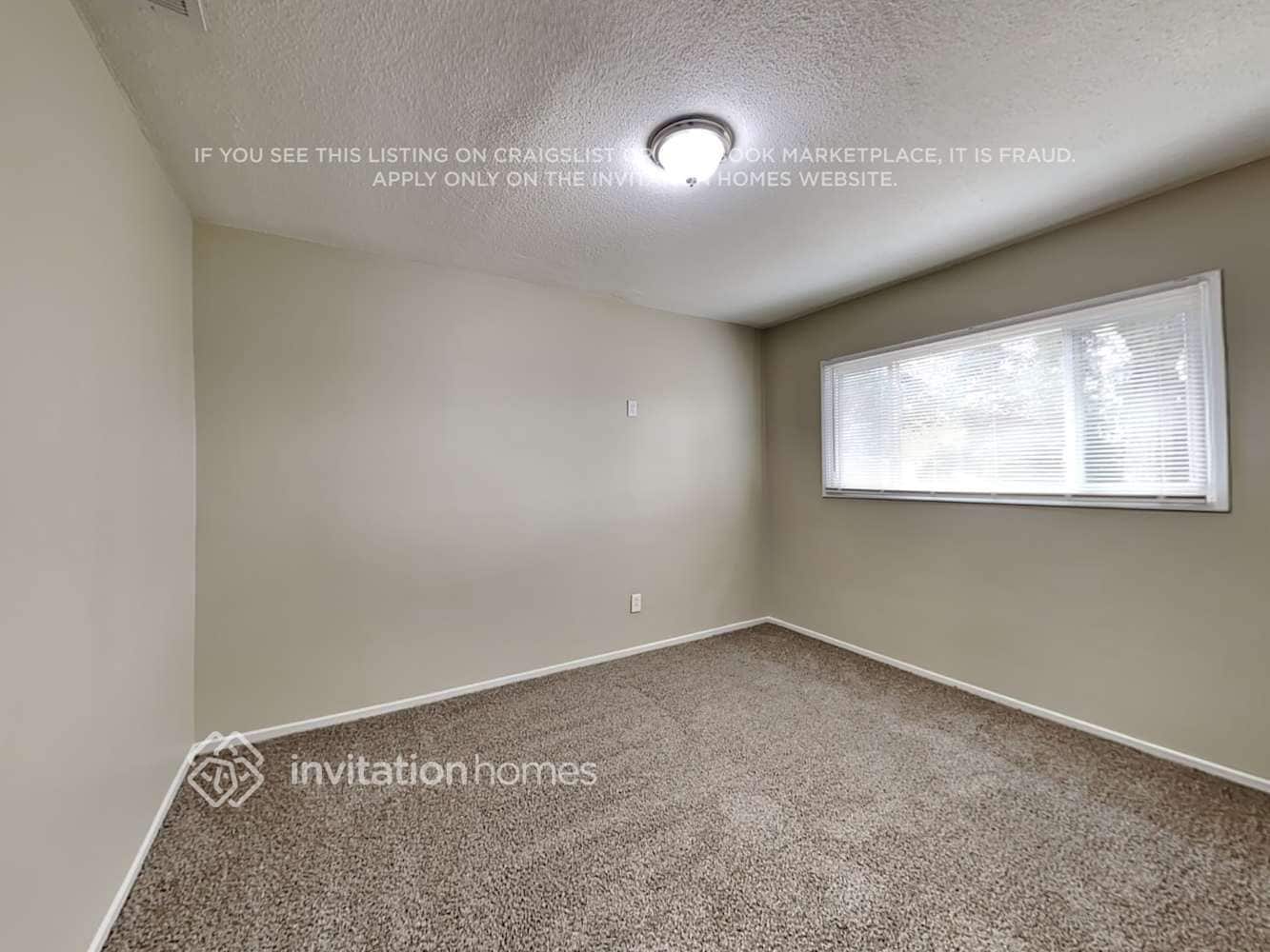 Building Photo - 490 Avignon Ct