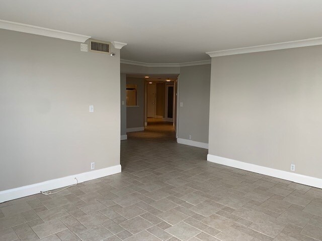 Livingroom and Hallway - 400 E Colonial Dr