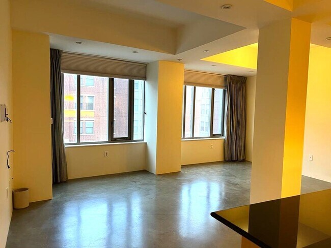 Building Photo - Exceptional condo unit in the heart Boston...