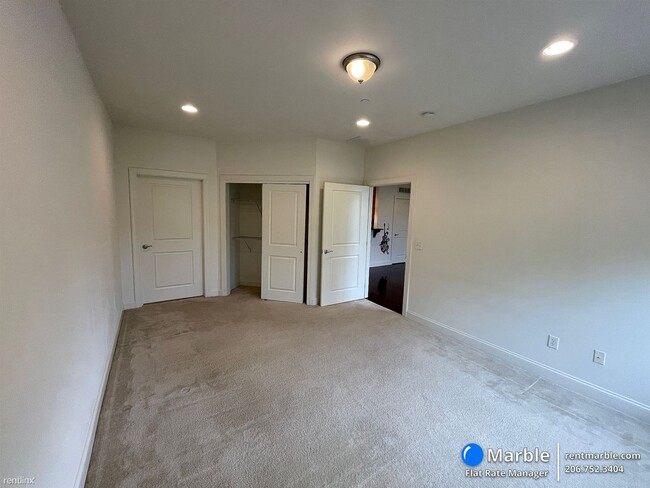 Building Photo - 1 br, 1 bath Condo - 2346 Route 33 Ste 210