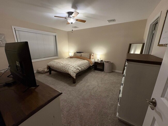 Building Photo - 48 Nicholas Ln