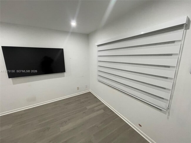 Building Photo - 8290 Lake Dr