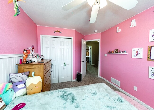 Building Photo - Fabulous 6 bedroom + office D20 Home with ...