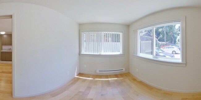 Building Photo - 2398 Parker St