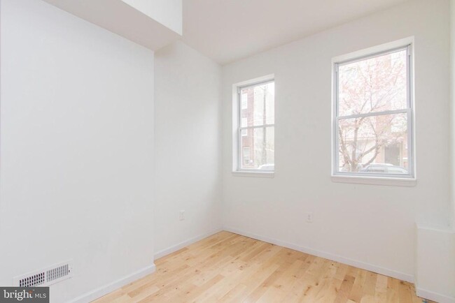 Building Photo - 2031 E Susquehanna Ave