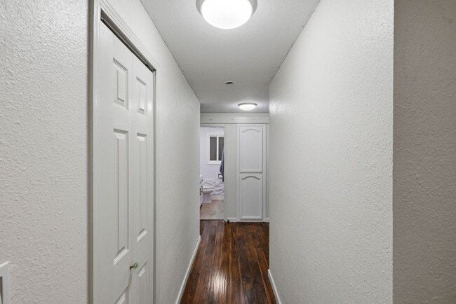 Building Photo - 510 S Cammann St