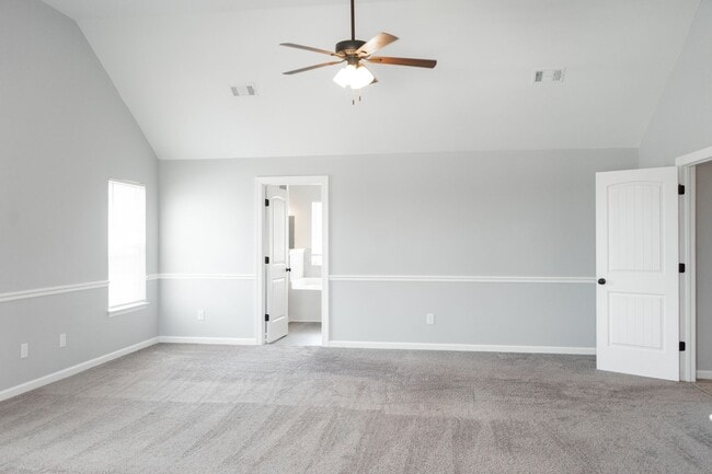 Building Photo - 2624 Leland Dr
