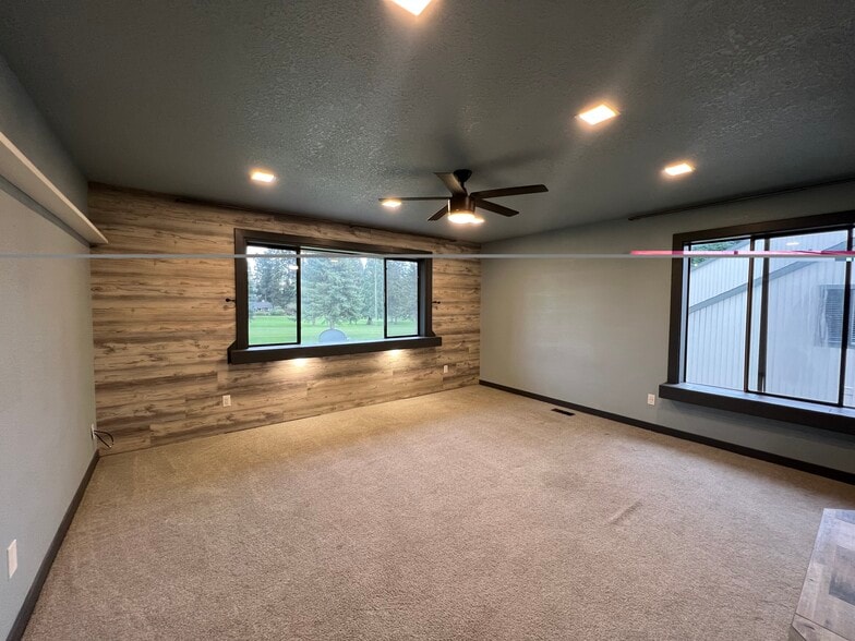 Building Photo - 20647 NW Lapine Way