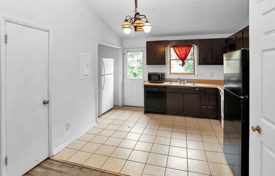 Building Photo - 1424 Ascent Trl NW