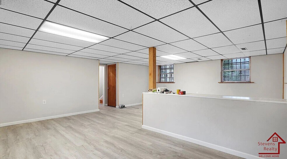 Building Photo - 510 Knollwoods Rd