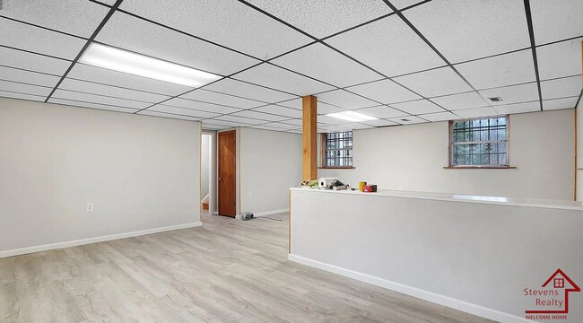 Building Photo - 510 Knollwoods Rd
