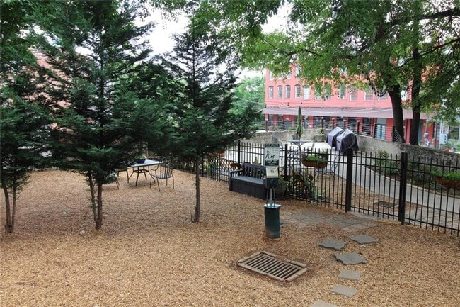 Building Photo - 172 Haynes St SW