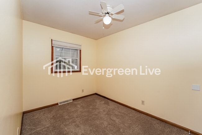 Building Photo - 220 Glendale Ave SE