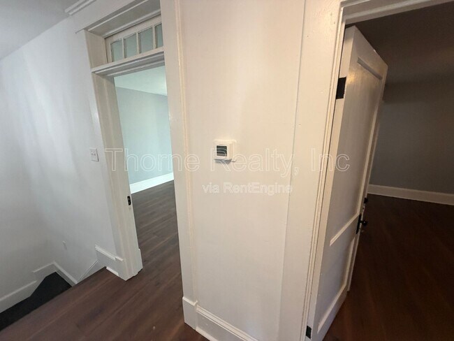 Building Photo - 835 Sunset Ave