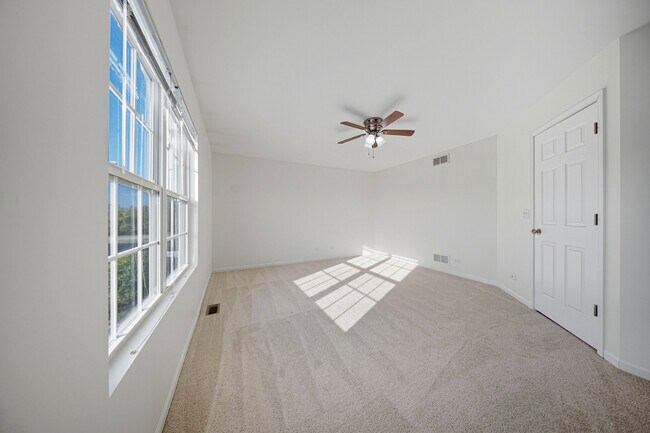 Building Photo - 1070 Turin Dr