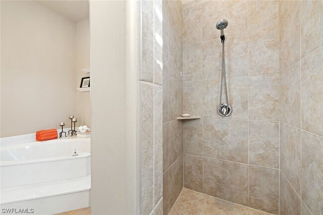 Building Photo - 1641 Villa Ct
