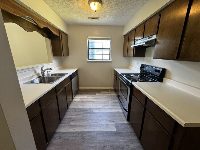 Building Photo - House for Rent