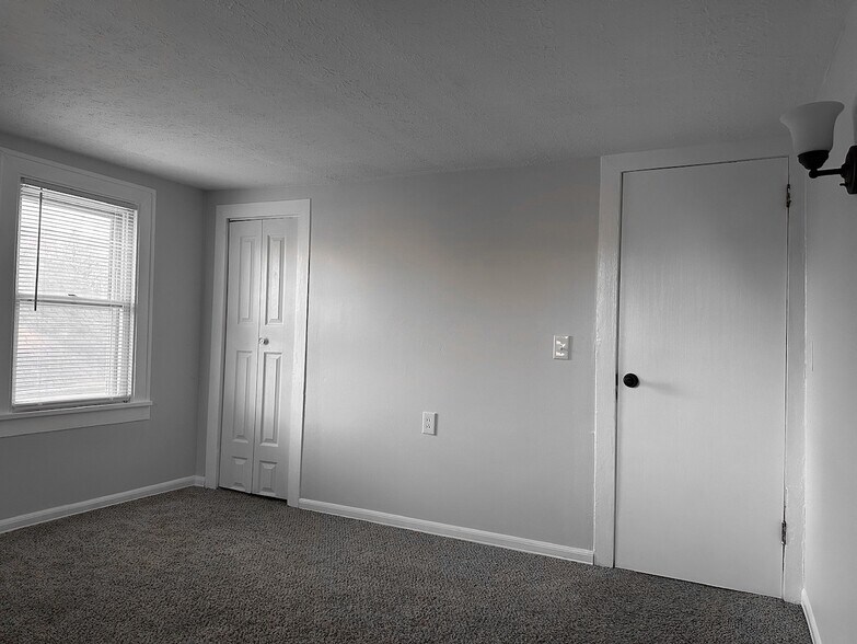 Building Photo - 222 W Union St