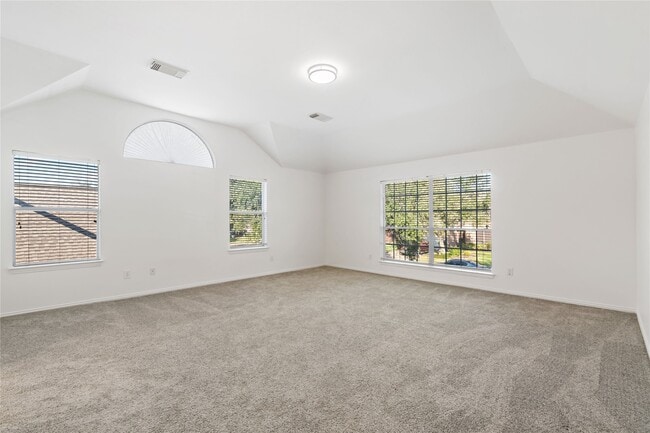 Building Photo - 3326 Lakeway Ln