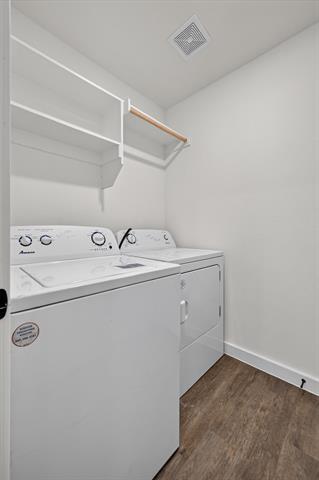 Building Photo - 610 E Texas St