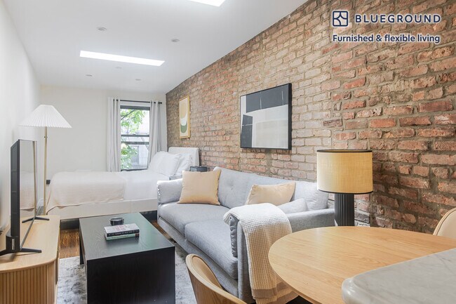 Building Photo - 316 W 14th St