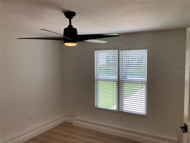 Building Photo - 7131 Orpine Dr N