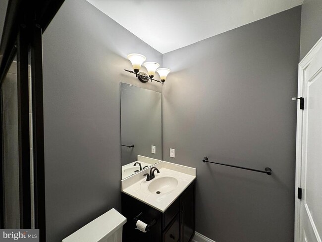 Building Photo - 4 Stonehaven Cir