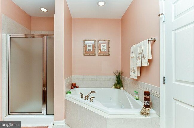 Building Photo - 17436 Slipper Shell Way