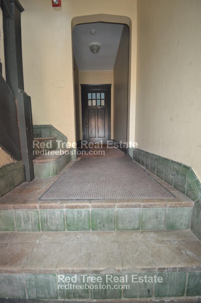 Building Photo - 72 Egmont St