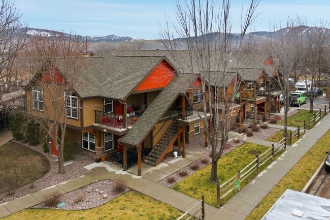 Building Photo - 2 Bed 2 Bath Condo - Near Shopping!