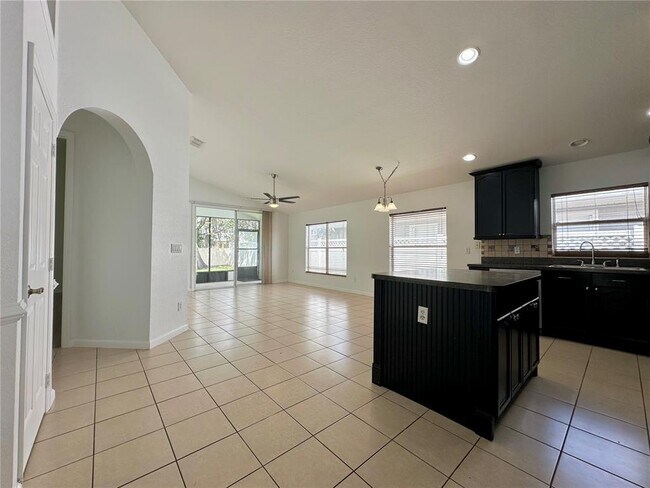 Building Photo - 2851 Oconnell Dr