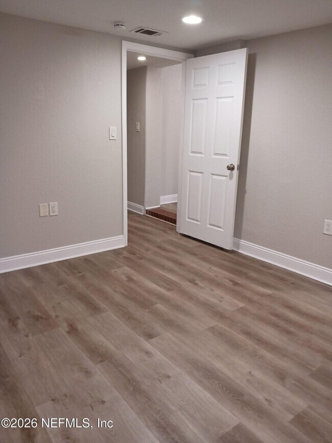 Building Photo - 5455 Gable Ln