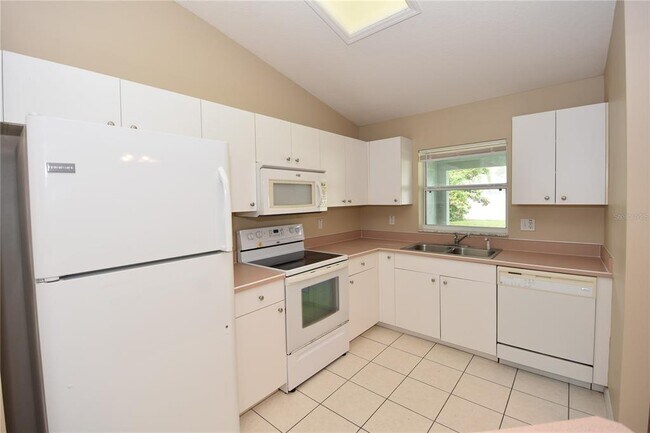 Building Photo - 32 Slumber Path