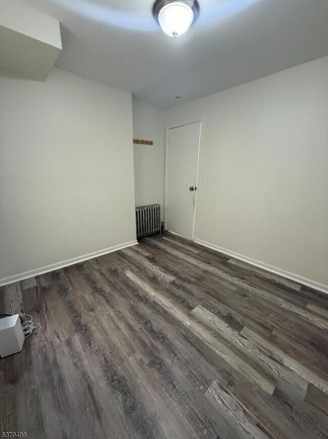 Building Photo - 138 E Jersey St