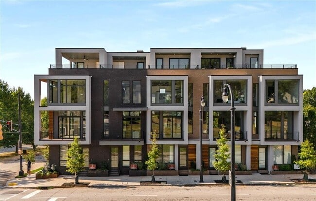 Primary Photo - 105 Georgia Ave SE