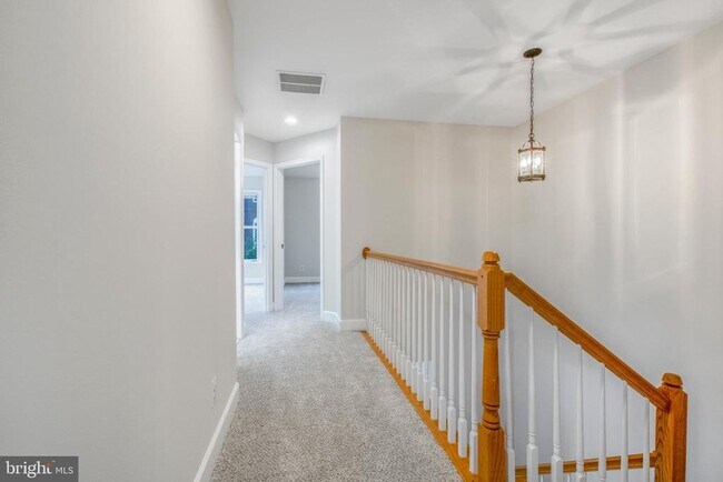 Building Photo - 14741 Potomac Branch Dr
