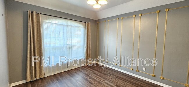 Building Photo - 640 Brookfield Pl