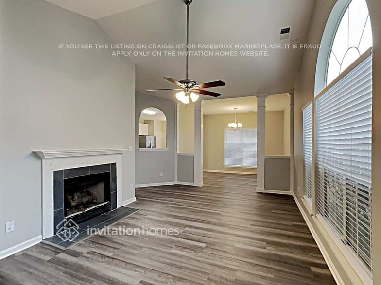 Building Photo - 594 Viking Pl SW