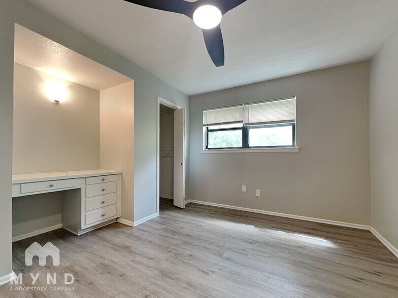 Building Photo - 605 Thompson Dr