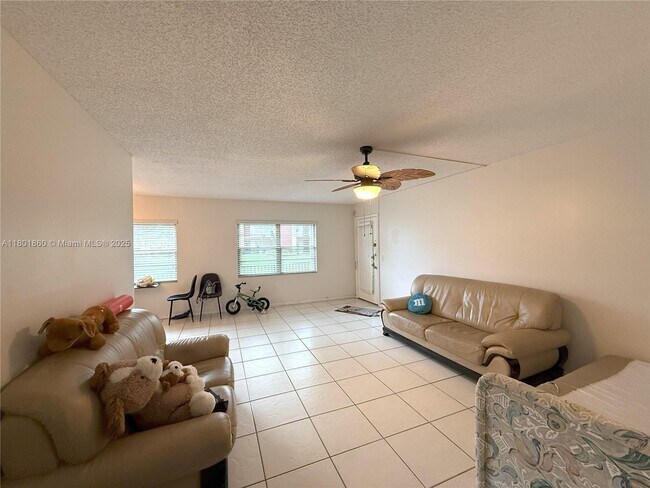Building Photo - 100 SW 132nd Way
