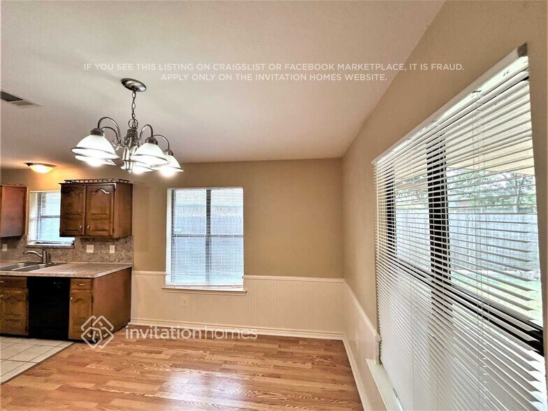 Building Photo - 400 Partridge Cir