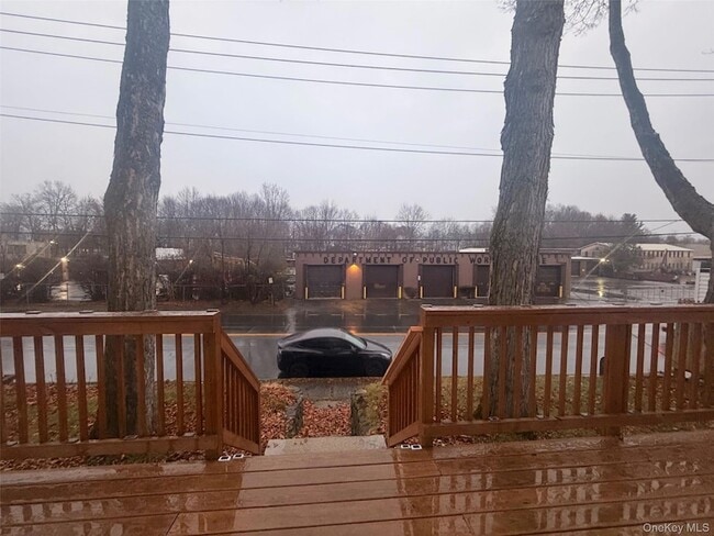 Building Photo - 79 Monhagen Ave